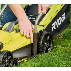 Gressklipper og gresstrimmer